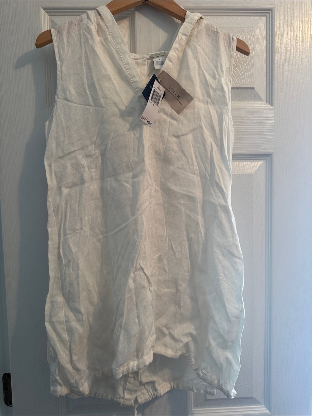 Lightweight White Sleeveless Tunic Top